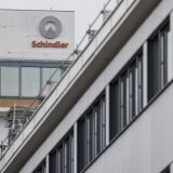 Malgré des ventes en repli, Schindler est parvenu à accroître sa rentabilité au 2e trimestre 2025 (archives). KEYSTONE/URS FLUEELER